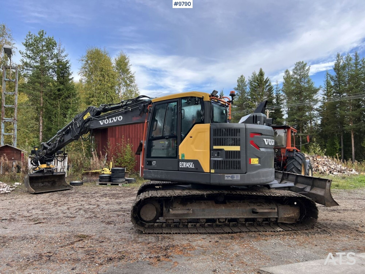 VOLVO ECR145 EL Excavator with attachments - Bager guseničar: slika 5 VOLVO ECR145 EL Excavator with attachments - Bager guseničar: slika 5