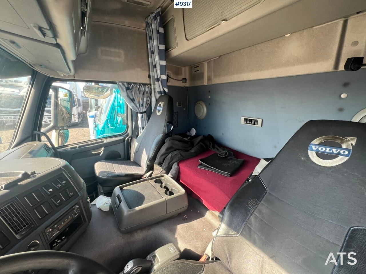 Kamion sa zatvorenim sandukom VOLVO FM-340 4X2 Box Truck: slika 8