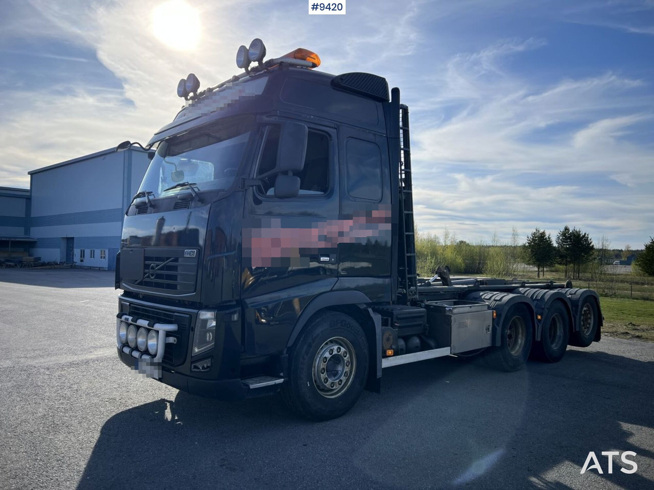 Volvo FH16 8*4 Tridem Hooklift - Kamion sa hidrauličnom kukom: slika 1 Volvo FH16 8*4 Tridem Hooklift - Kamion sa hidrauličnom kukom: slika 1