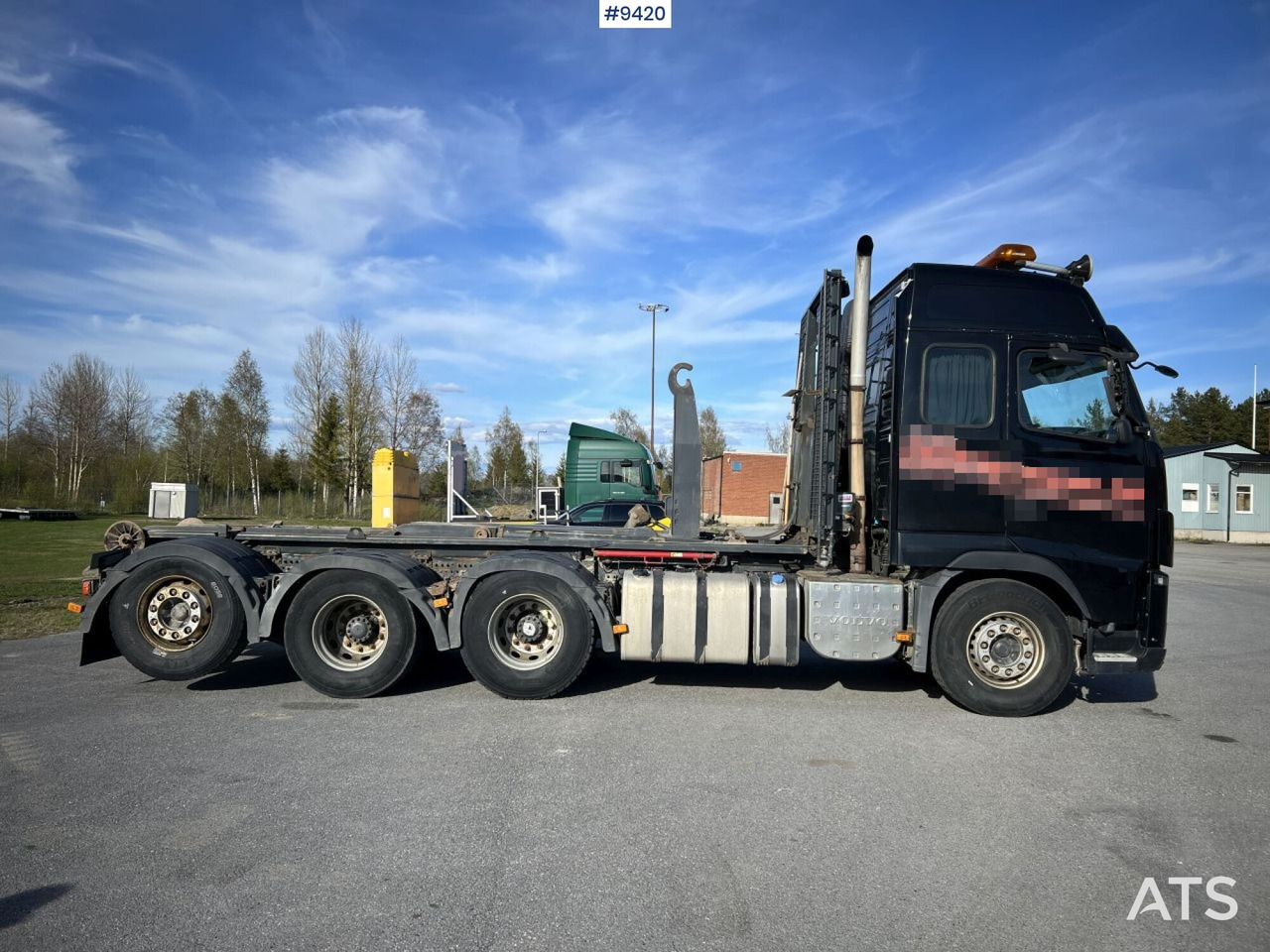 Volvo FH16 8*4 Tridem Hooklift - Kamion sa hidrauličnom kukom: slika 3 Volvo FH16 8*4 Tridem Hooklift - Kamion sa hidrauličnom kukom: slika 3
