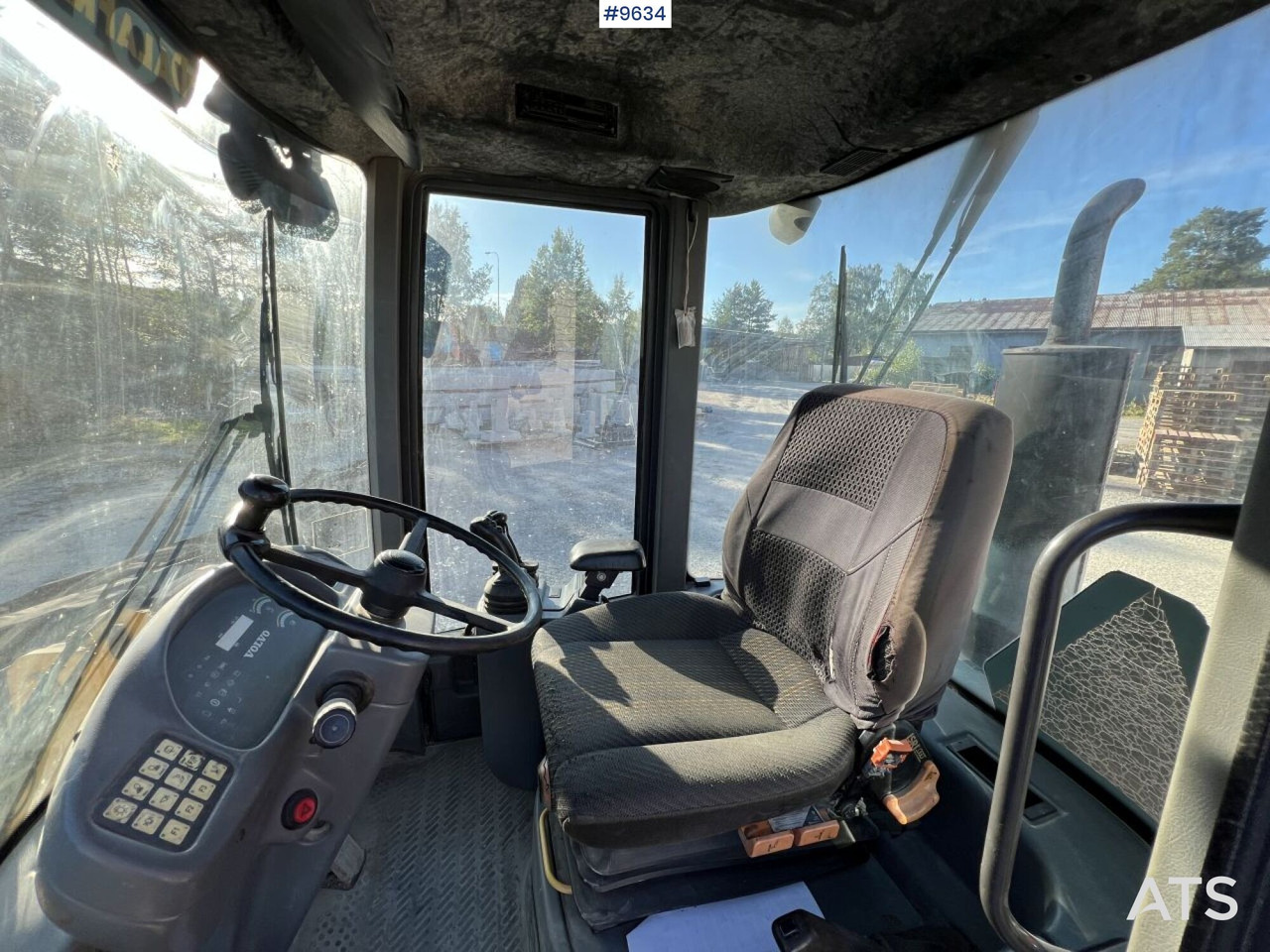 Volvo L30Z Wheel loader with multiple attachments - Utovarivač točkaš: slika 5 Volvo L30Z Wheel loader with multiple attachments - Utovarivač točkaš: slika 5