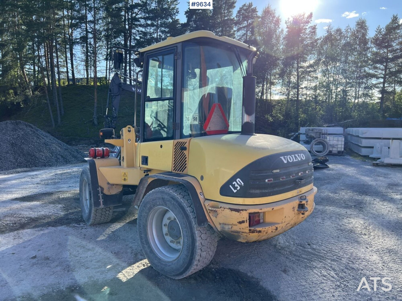 Volvo L30Z Wheel loader with multiple attachments - Utovarivač točkaš: slika 4 Volvo L30Z Wheel loader with multiple attachments - Utovarivač točkaš: slika 4