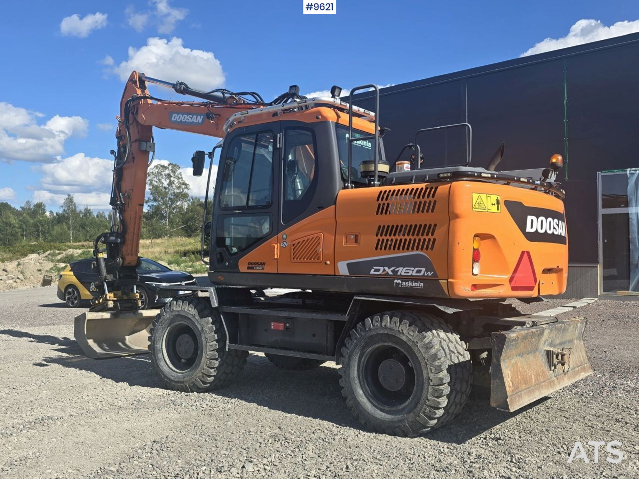 Wheeled Excavator Doosan DX160W with attachment and trailer - Bager točkaš: slika 3 Wheeled Excavator Doosan DX160W with attachment and trailer - Bager točkaš: slika 3
