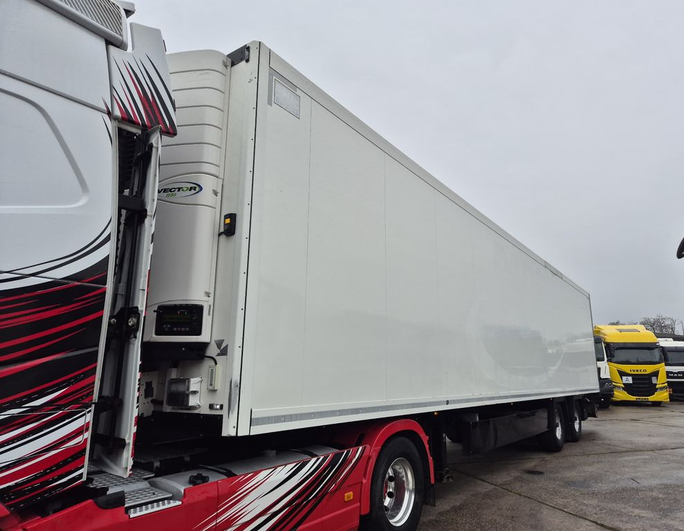 Krone SZ Carrier Vector 1950 *+-30°*Rolltor/Smartboard Krone SZ Carrier Vector 1950 *+-30°*Rolltor/Smartboard - Poluprikolica hladnjače: slika 1 Krone SZ Carrier Vector 1950 *+-30°*Rolltor/Smartboard Krone SZ Carrier Vector 1950 *+-30°*Rolltor/Smartboard - Poluprikolica hladnjače: slika 1