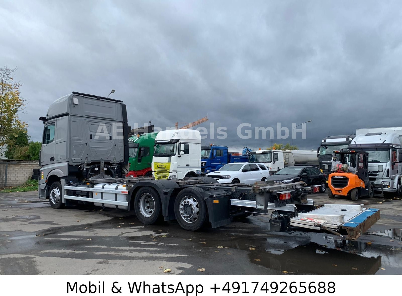 Mercedes-Benz Actros V 2545 GigaSpace BDF LL*Retarder/LBW/L+L - Kamion za prevoz kontejnera/ Kamion sa promenjivim sandukom: slika 2 Mercedes-Benz Actros V 2545 GigaSpace BDF LL*Retarder/LBW/L+L - Kamion za prevoz kontejnera/ Kamion sa promenjivim sandukom: slika 2