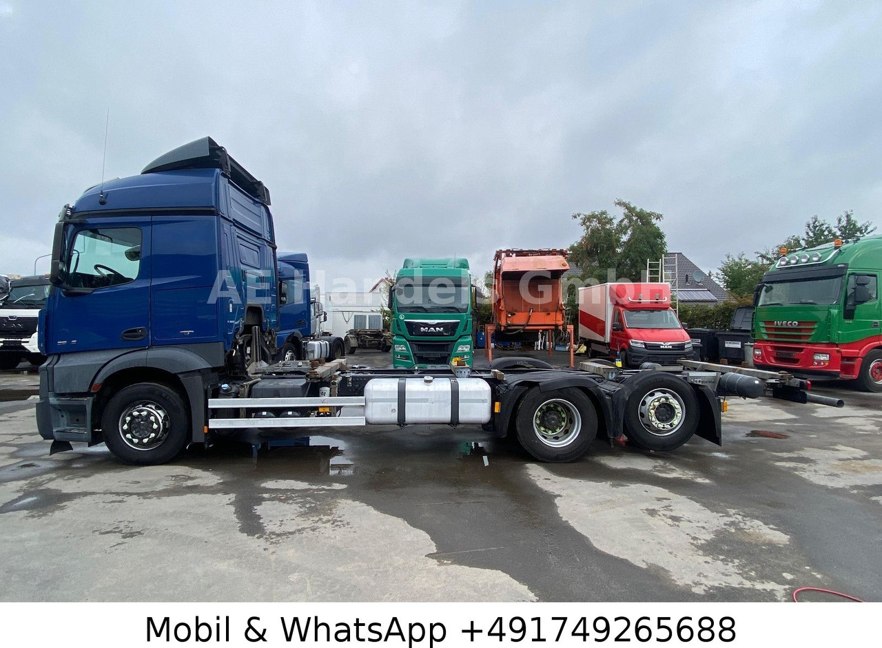 Mercedes-Benz Benz Actros IV 2542 L LL 6x2 *Retarder/Lift/LDW - Kamion sa golom šasijom i zatvorenom kabinom: slika 4 Mercedes-Benz Benz Actros IV 2542 L LL 6x2 *Retarder/Lift/LDW - Kamion sa golom šasijom i zatvorenom kabinom: slika 4