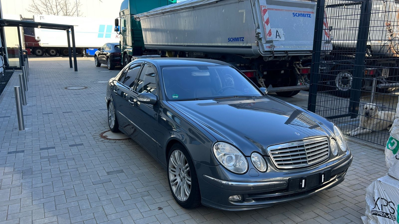 Mercedes-Benz E 350 ELEGANCE *Sport/Harman/Desingo/Massage/PDC - Limuzina: slika 1 Mercedes-Benz E 350 ELEGANCE *Sport/Harman/Desingo/Massage/PDC - Limuzina: slika 1