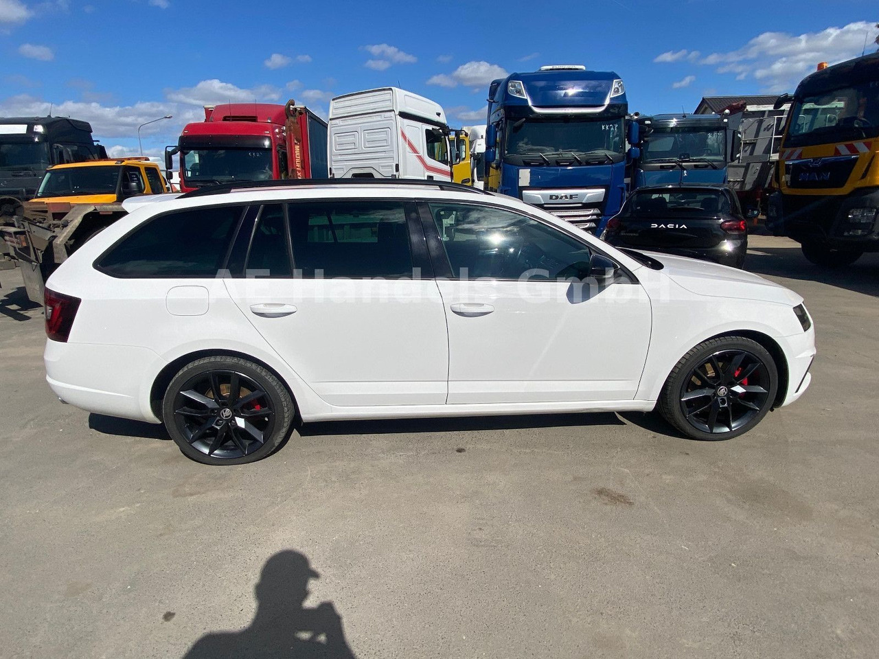 Skoda Octavia VRS Kombi 2.0 TDI *ACC/PDC/LED/1.Hand/HU - Karavan: slika 2 Skoda Octavia VRS Kombi 2.0 TDI *ACC/PDC/LED/1.Hand/HU - Karavan: slika 2