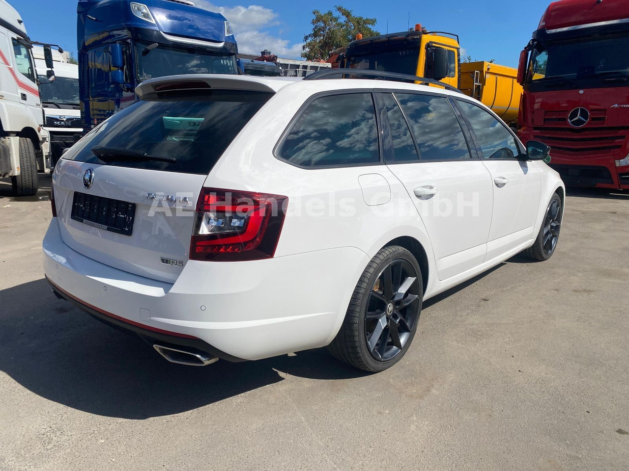 Skoda Octavia VRS Kombi 2.0 TDI *ACC/PDC/LED/1.Hand/HU - Karavan: slika 3 Skoda Octavia VRS Kombi 2.0 TDI *ACC/PDC/LED/1.Hand/HU - Karavan: slika 3