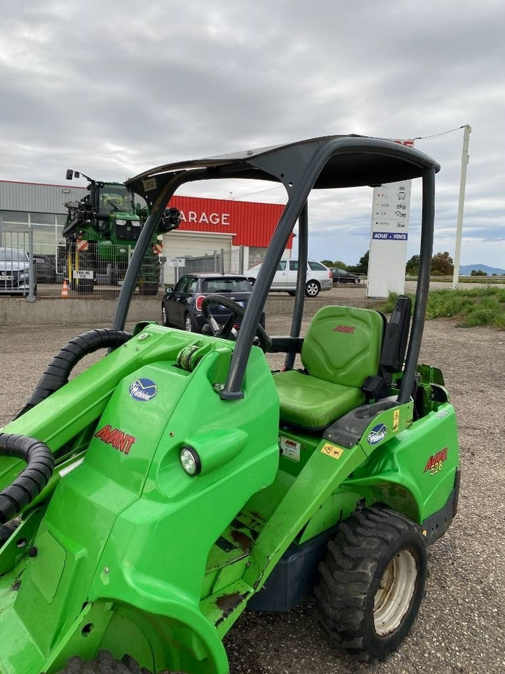 Zglobni utovarivač Avant M 528 EIPTT /Certificat CE endommagée: slika 28