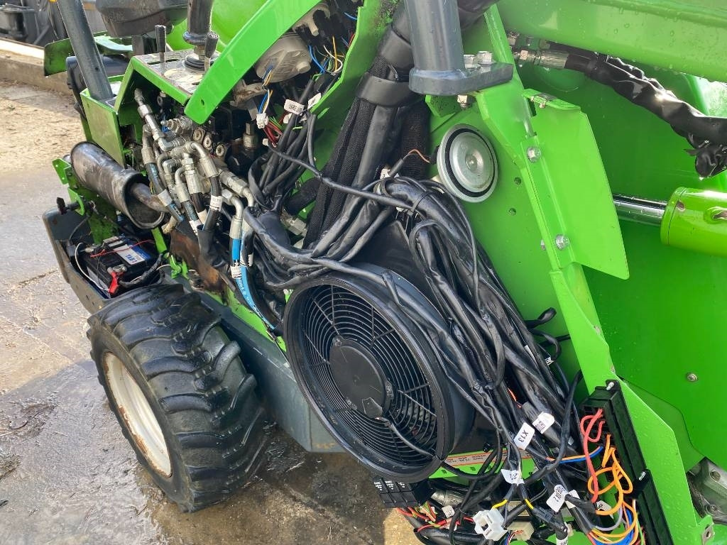 Zglobni utovarivač Avant M 528 EIPTT /Certificat CE endommagée: slika 16