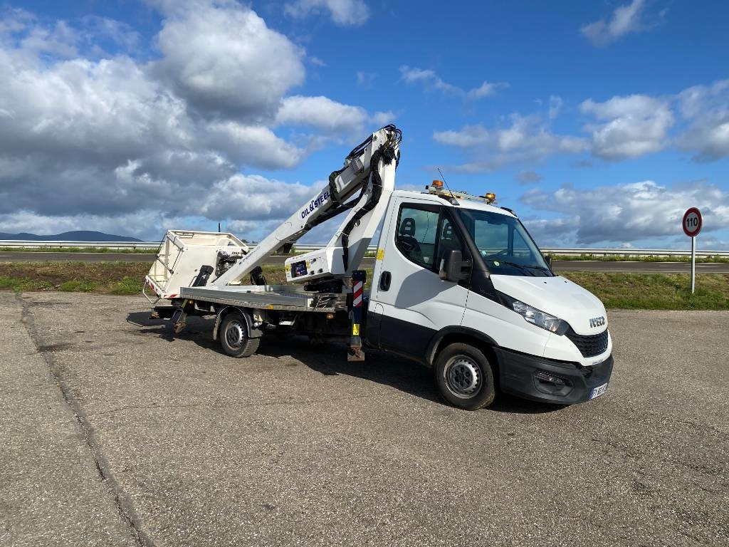 Iveco DAILY 35-140S / 2.3 Multijet 136-OIL&STEEL  - Vazdušna platforma montirana na kamion: slika 4 Iveco DAILY 35-140S / 2.3 Multijet 136-OIL&STEEL  - Vazdušna platforma montirana na kamion: slika 4