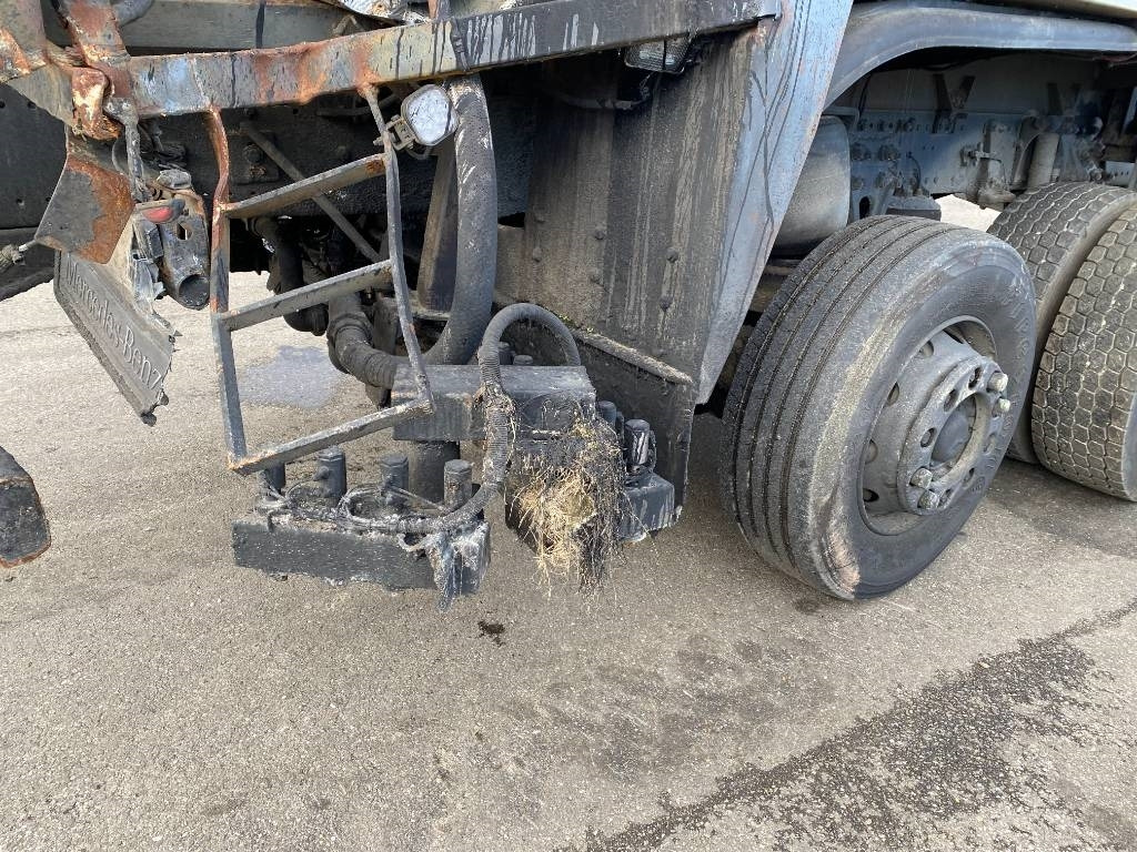 Kamion cisterna Mercedes-Benz ACTROS Mp2 2536/6x2 BVM -ACMAR CRAON Z12341: slika 35 Kamion cisterna Mercedes-Benz ACTROS Mp2 2536/6x2 BVM -ACMAR CRAON Z12341: slika 35