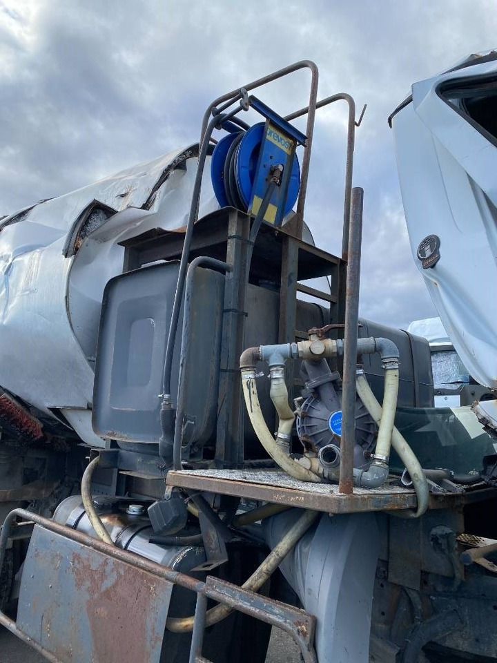 Kamion cisterna Mercedes-Benz ACTROS Mp2 2536/6x2 BVM -ACMAR CRAON Z12341: slika 46 Kamion cisterna Mercedes-Benz ACTROS Mp2 2536/6x2 BVM -ACMAR CRAON Z12341: slika 46