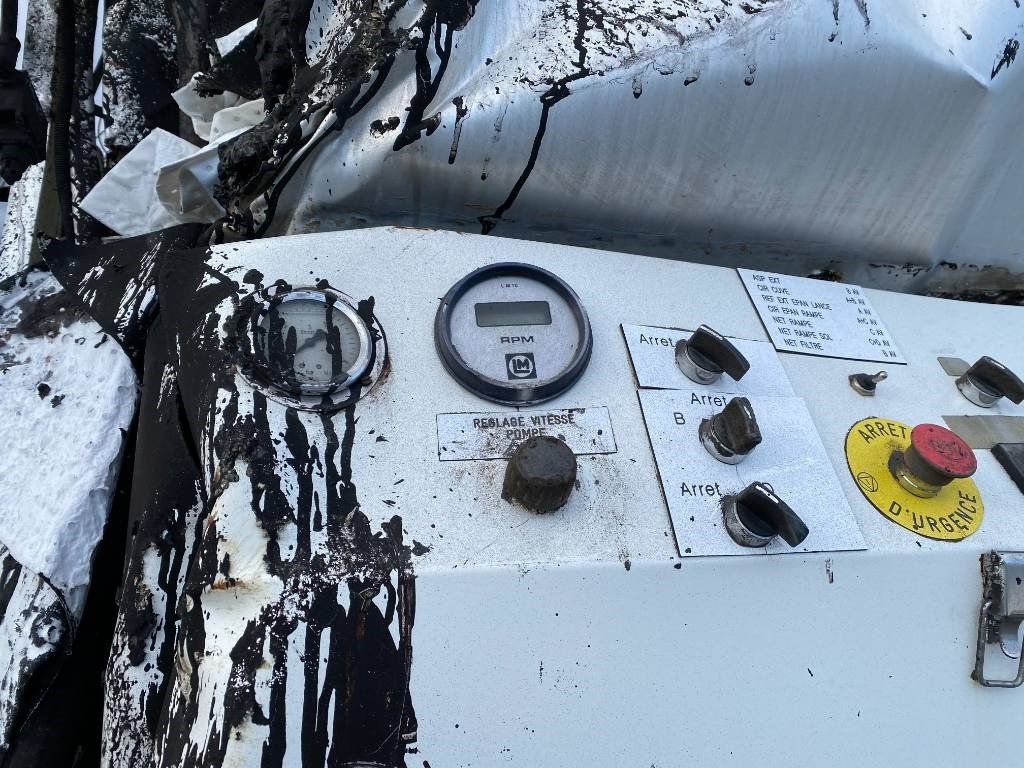 Kamion cisterna Mercedes-Benz ACTROS Mp2 2536/6x2 BVM -ACMAR CRAON Z12341: slika 40 Kamion cisterna Mercedes-Benz ACTROS Mp2 2536/6x2 BVM -ACMAR CRAON Z12341: slika 40