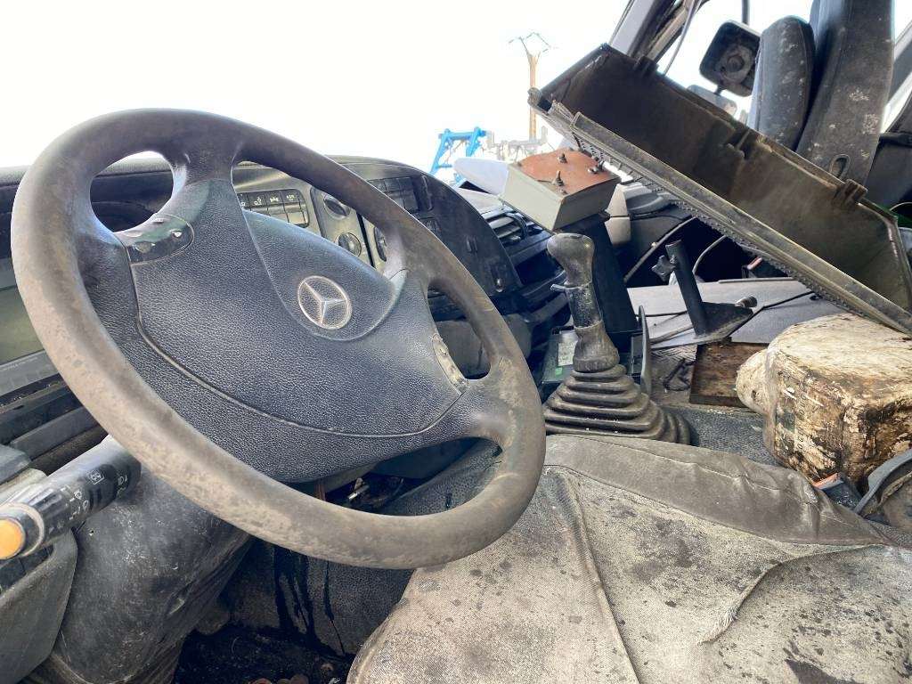 Kamion cisterna Mercedes-Benz ACTROS Mp2 2536/6x2 BVM -ACMAR CRAON Z12341: slika 8 Kamion cisterna Mercedes-Benz ACTROS Mp2 2536/6x2 BVM -ACMAR CRAON Z12341: slika 8