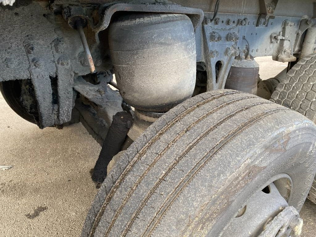 Kamion cisterna Mercedes-Benz ACTROS Mp2 2536/6x2 BVM -ACMAR CRAON Z12341: slika 37 Kamion cisterna Mercedes-Benz ACTROS Mp2 2536/6x2 BVM -ACMAR CRAON Z12341: slika 37