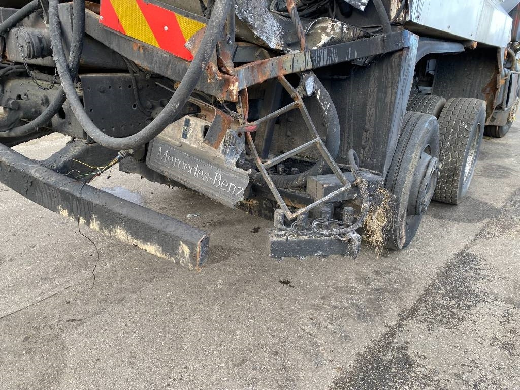 Kamion cisterna Mercedes-Benz ACTROS Mp2 2536/6x2 BVM -ACMAR CRAON Z12341: slika 32 Kamion cisterna Mercedes-Benz ACTROS Mp2 2536/6x2 BVM -ACMAR CRAON Z12341: slika 32