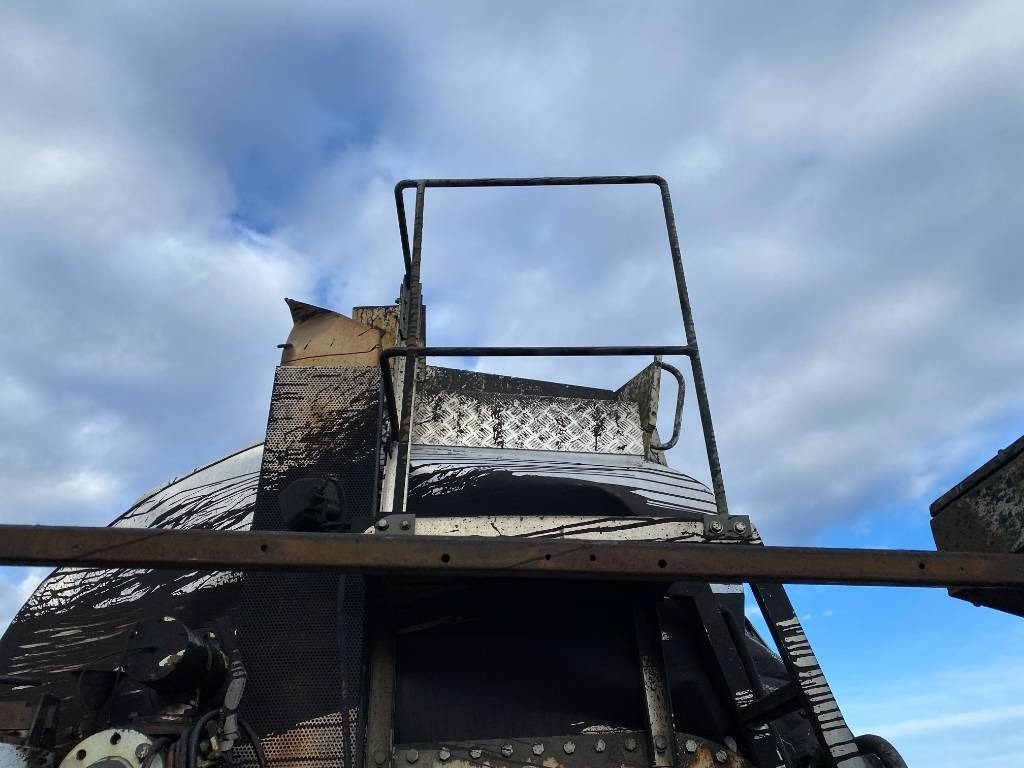 Kamion cisterna Mercedes-Benz ACTROS Mp2 2536/6x2 BVM -ACMAR CRAON Z12341: slika 28 Kamion cisterna Mercedes-Benz ACTROS Mp2 2536/6x2 BVM -ACMAR CRAON Z12341: slika 28