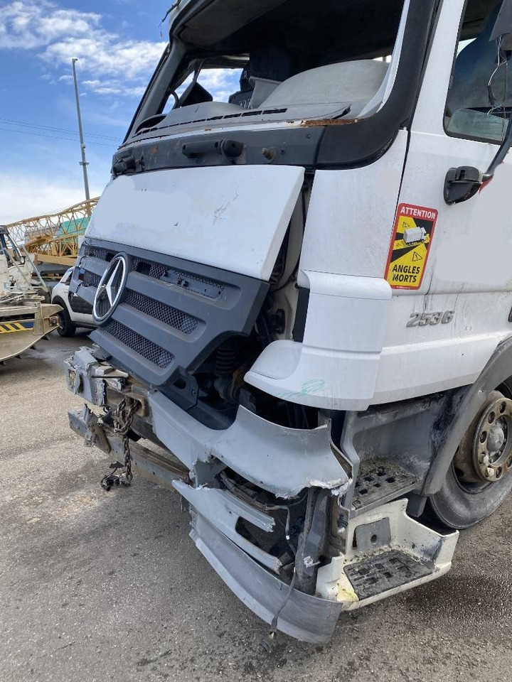 Kamion cisterna Mercedes-Benz ACTROS Mp2 2536/6x2 BVM -ACMAR CRAON Z12341: slika 10 Kamion cisterna Mercedes-Benz ACTROS Mp2 2536/6x2 BVM -ACMAR CRAON Z12341: slika 10
