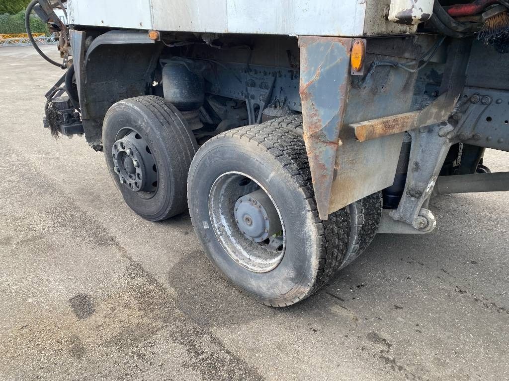 Kamion cisterna Mercedes-Benz ACTROS Mp2 2536/6x2 BVM -ACMAR CRAON Z12341: slika 43 Kamion cisterna Mercedes-Benz ACTROS Mp2 2536/6x2 BVM -ACMAR CRAON Z12341: slika 43