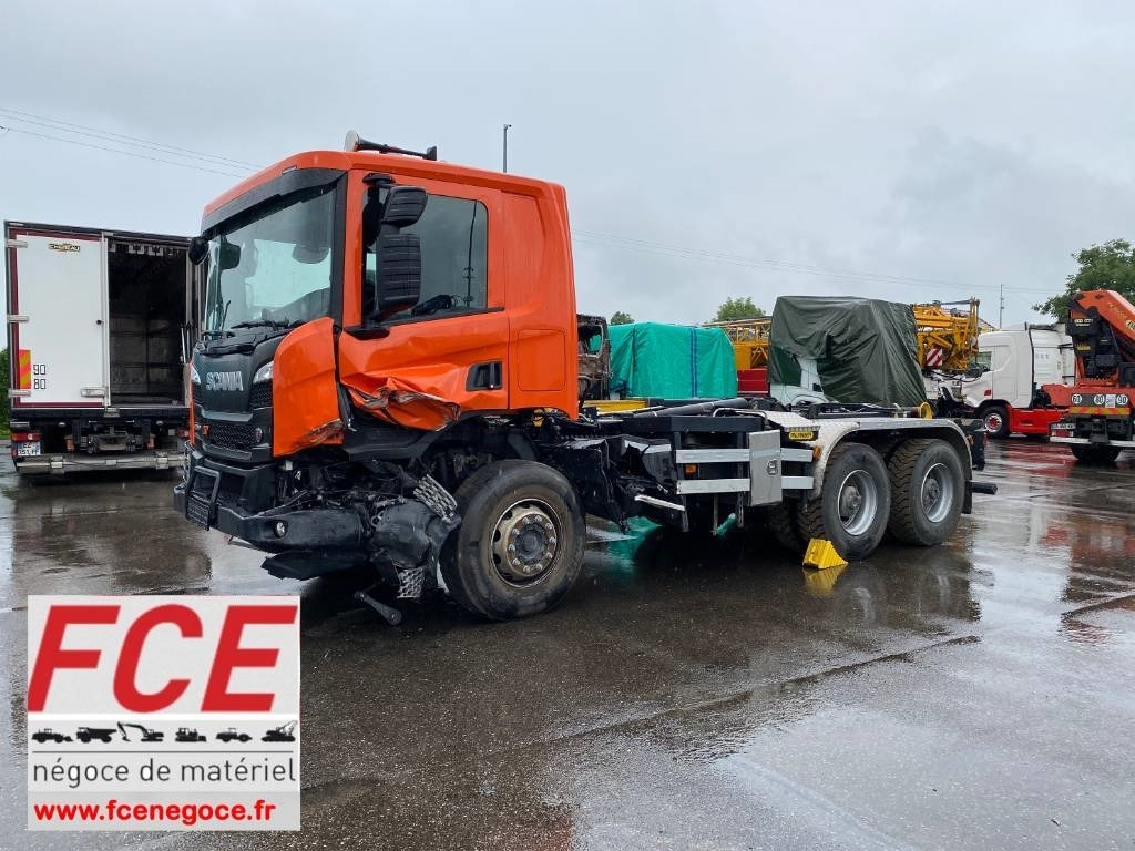 Scania P420 XT-3Pedales / PALFINGER PTH20SLD5 endommagé - Kamion sa hidrauličnom kukom: slika 1 Scania P420 XT-3Pedales / PALFINGER PTH20SLD5 endommagé - Kamion sa hidrauličnom kukom: slika 1