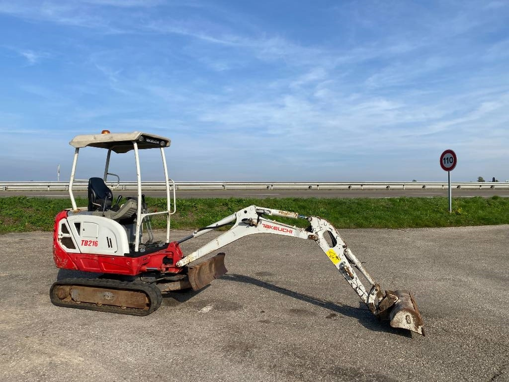 Takeuchi TB 216 /1er Main endommagée  - Mini bager: slika 3 Takeuchi TB 216 /1er Main endommagée  - Mini bager: slika 3