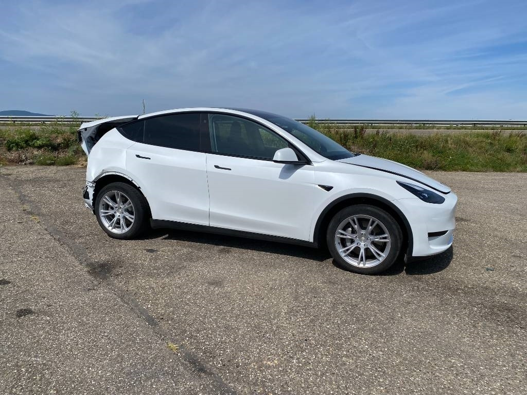 Tesla Model Y RWD / Origine Française endommagée - Automobil: slika 3 Tesla Model Y RWD / Origine Française endommagée - Automobil: slika 3
