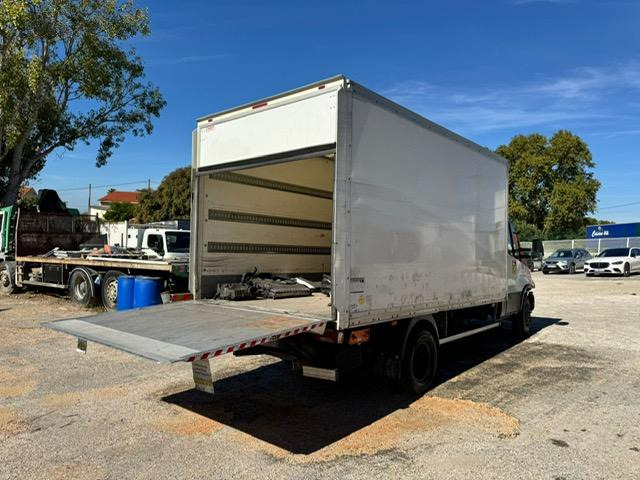 Iveco 70C180 CAISSE HAYON - Dostavno vozilo sa zatvorenim sandukom: slika 5 Iveco 70C180 CAISSE HAYON - Dostavno vozilo sa zatvorenim sandukom: slika 5