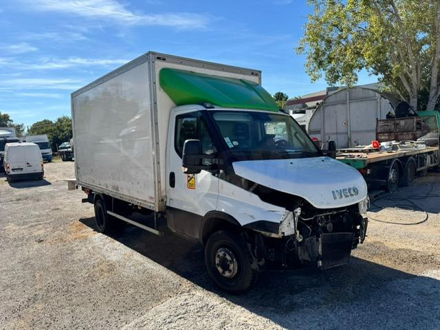 Iveco 70C180 CAISSE HAYON - Dostavno vozilo sa zatvorenim sandukom: slika 3 Iveco 70C180 CAISSE HAYON - Dostavno vozilo sa zatvorenim sandukom: slika 3