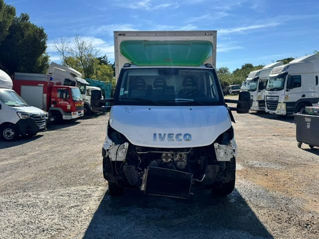 Iveco 70C180 CAISSE HAYON - Dostavno vozilo sa zatvorenim sandukom: slika 2 Iveco 70C180 CAISSE HAYON - Dostavno vozilo sa zatvorenim sandukom: slika 2