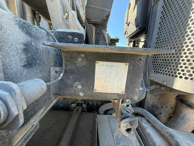 Istovarivač, Kamion sa dizalicom Iveco TRAKKER 360 GRUE HIAB: slika 6