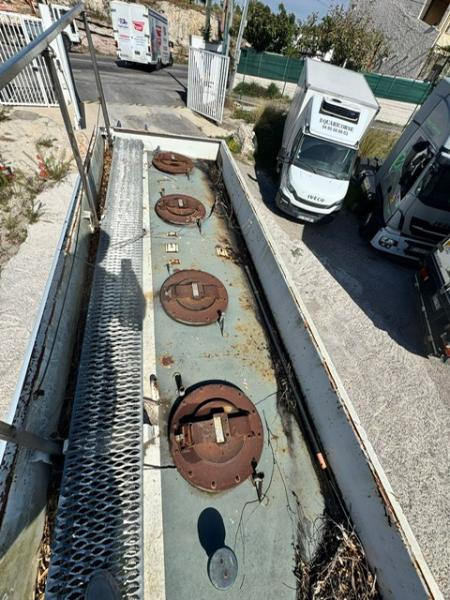 Renault MIDLUM 210 CITERNE MERCERON 11000 L 4 COMPARTIMENTS - Kamion cisterna: slika 4 Renault MIDLUM 210 CITERNE MERCERON 11000 L 4 COMPARTIMENTS - Kamion cisterna: slika 4