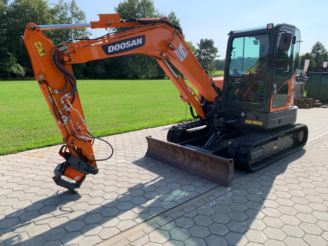 Doosan DX63-3 - Mini bager: slika 1 Doosan DX63-3 - Mini bager: slika 1