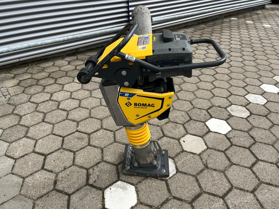 Bomag BT60E - Građevinska mašina: slika 3 Bomag BT60E - Građevinska mašina: slika 3
