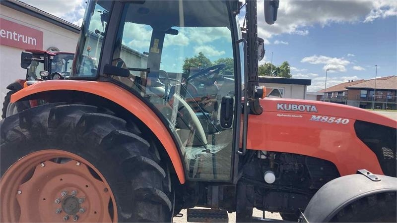 Kubota M8540N - Traktor: slika 3 Kubota M8540N - Traktor: slika 3