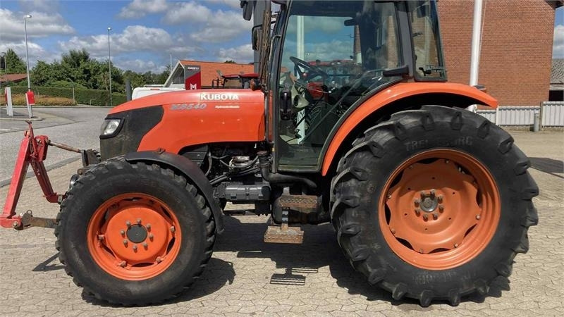 Kubota M8540N - Traktor: slika 1 Kubota M8540N - Traktor: slika 1