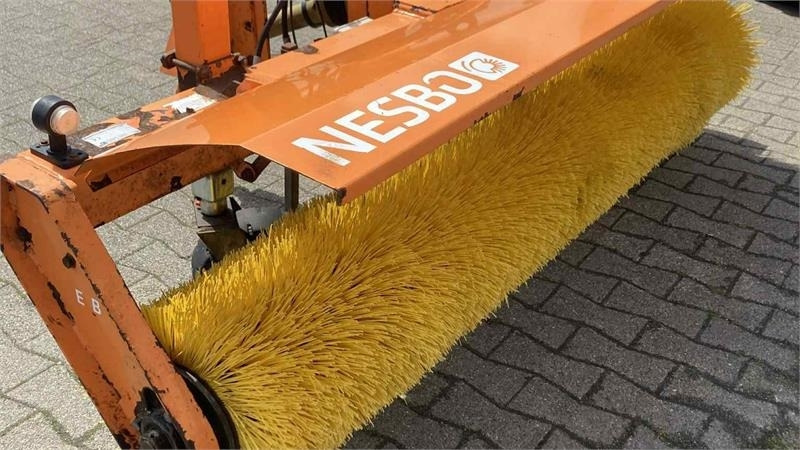 Nesbo FM 2400 S frontkost - Metle za Traktor: slika 5 Nesbo FM 2400 S frontkost - Metle za Traktor: slika 5