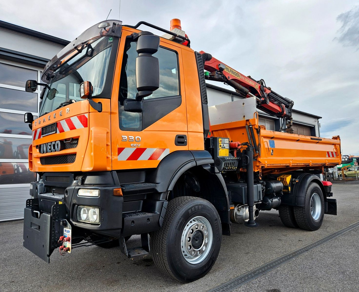 Iveco Trakker 190T33 4x4 Euro5 Kran Palfinger Funk - Istovarivač, Kamion sa dizalicom: slika 4 Iveco Trakker 190T33 4x4 Euro5 Kran Palfinger Funk - Istovarivač, Kamion sa dizalicom: slika 4