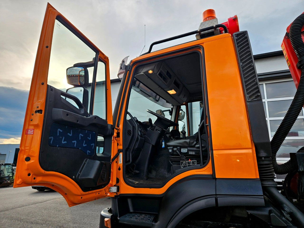 Istovarivač, Kamion sa dizalicom Iveco Trakker 190T33 4x4 Euro5 Kran Palfinger Funk: slika 15 Istovarivač, Kamion sa dizalicom Iveco Trakker 190T33 4x4 Euro5 Kran Palfinger Funk: slika 15