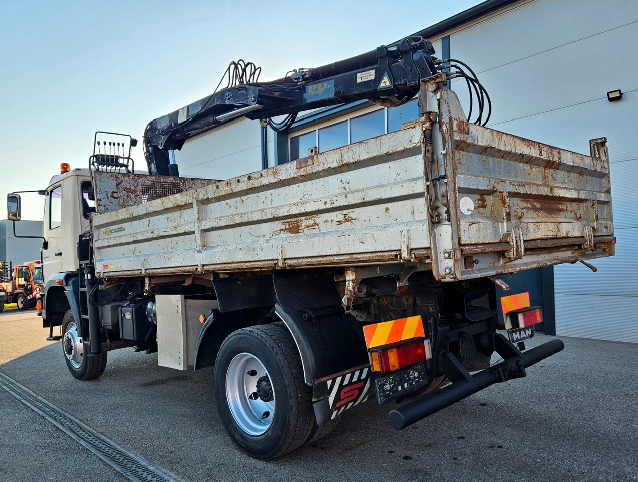 Istovarivač, Kamion sa dizalicom MAN LE 14.250 4x4 HIAB 077BS-2 Kran Greifer: slika 6