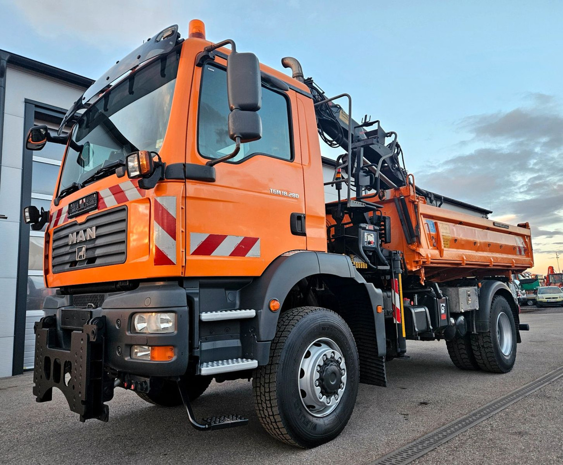 MAN TGM 18.280 4x4 HIAB 111-3 Funk Kran Winterdienst - Istovarivač, Kamion sa dizalicom: slika 4 MAN TGM 18.280 4x4 HIAB 111-3 Funk Kran Winterdienst - Istovarivač, Kamion sa dizalicom: slika 4