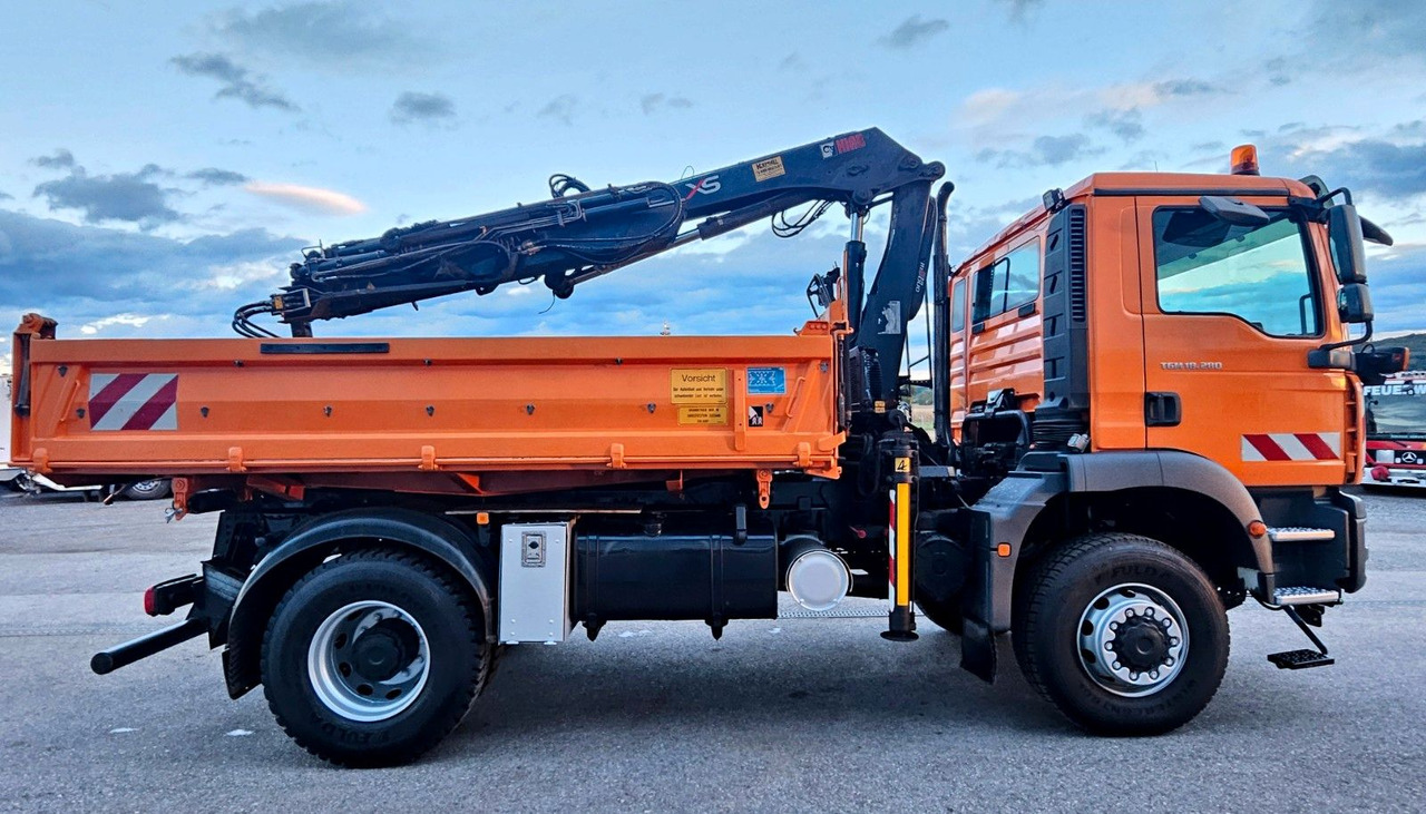 MAN TGM 18.280 4x4 HIAB 111-3 Funk Kran Winterdienst - Istovarivač, Kamion sa dizalicom: slika 2 MAN TGM 18.280 4x4 HIAB 111-3 Funk Kran Winterdienst - Istovarivač, Kamion sa dizalicom: slika 2