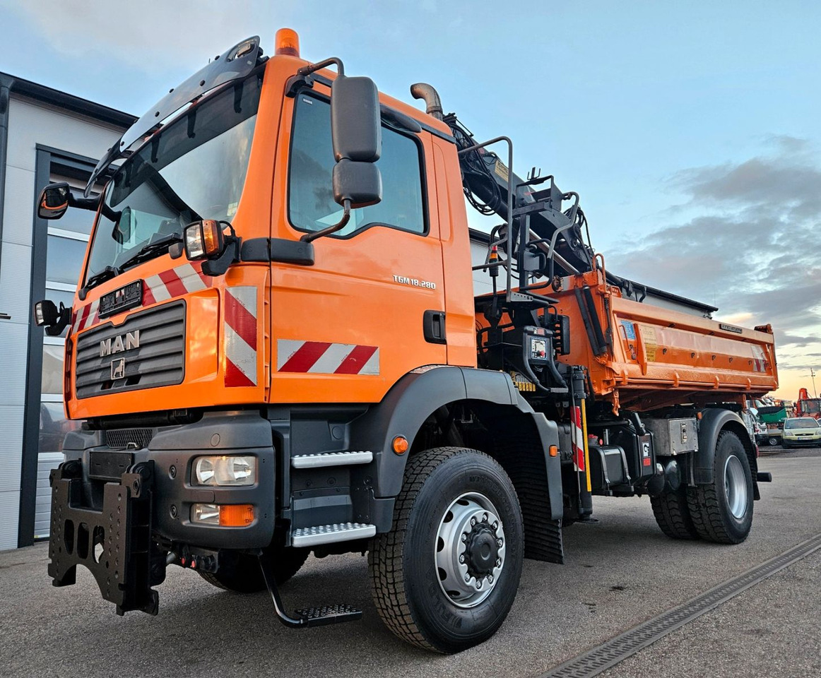 MAN TGM 18.280 4x4 HIAB 111-3 Funk Kran Winterdienst - Istovarivač, Kamion sa dizalicom: slika 4 MAN TGM 18.280 4x4 HIAB 111-3 Funk Kran Winterdienst - Istovarivač, Kamion sa dizalicom: slika 4