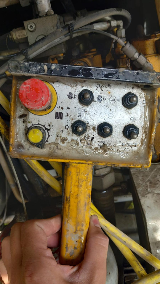 Putzmeister 2109 - Stacionarna pumpa za beton: slika 4 Putzmeister 2109 - Stacionarna pumpa za beton: slika 4