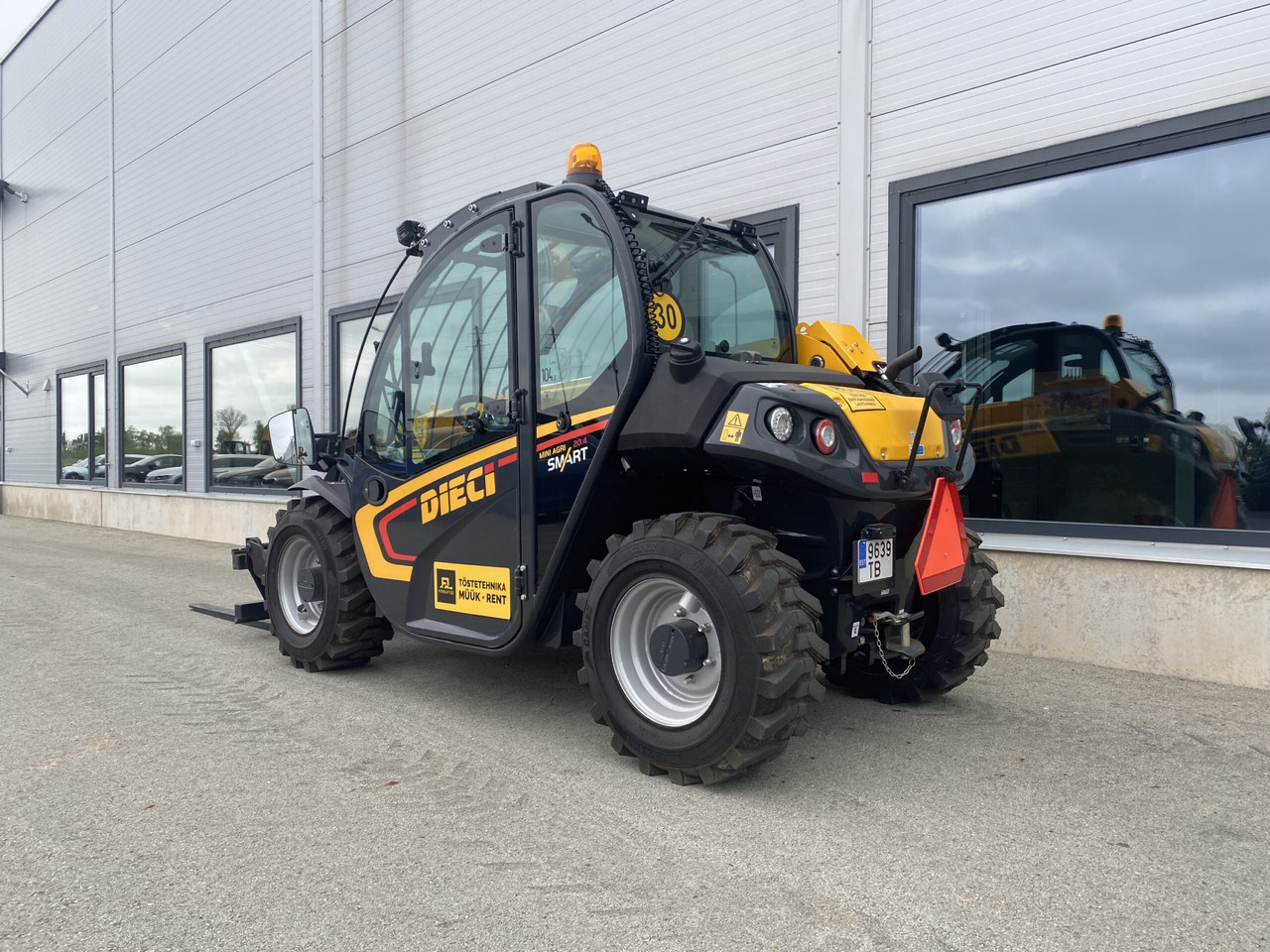 Dieci Mini Agri 20.4 SMART 37 kW - Teleskopski upravljač: slika 2 Dieci Mini Agri 20.4 SMART 37 kW - Teleskopski upravljač: slika 2