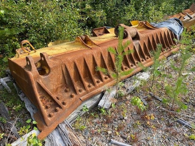 Komatsu D 155 AX - Oštrica: slika 1 Komatsu D 155 AX - Oštrica: slika 1