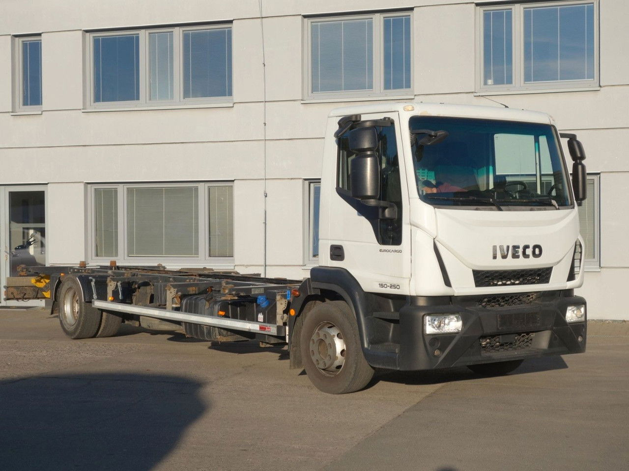 Iveco EuroCargo 150 150E 250 Wechselfahrgestel, BDFl - Kamion za prevoz kontejnera/ Kamion sa promenjivim sandukom: slika 2 Iveco EuroCargo 150 150E 250 Wechselfahrgestel, BDFl - Kamion za prevoz kontejnera/ Kamion sa promenjivim sandukom: slika 2
