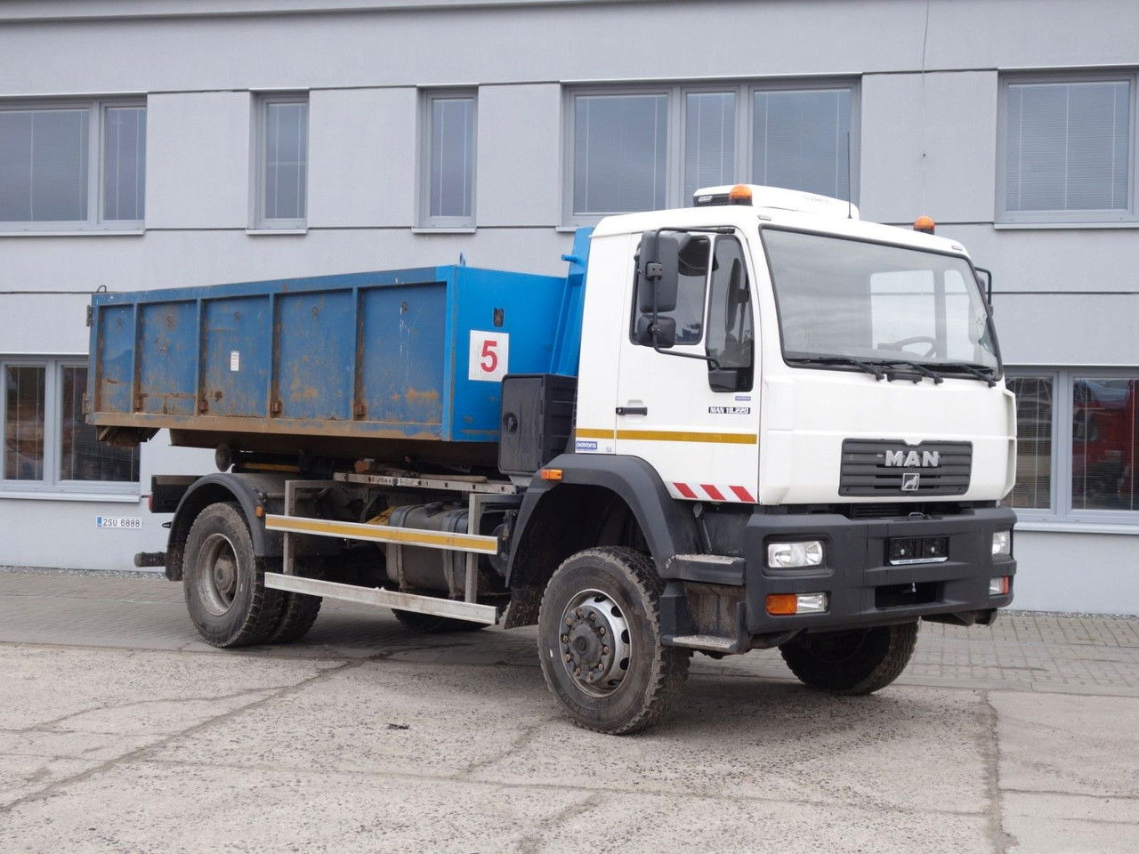 MAN 18.220 4x4 Neue Aufbau 2023 TOP 18.220 4x4 Neue Aufbau 2023 TOP - Kamion za prevoz kontejnera/ Kamion sa promenjivim sandukom, Kamion sa dizalicom: slika 3 MAN 18.220 4x4 Neue Aufbau 2023 TOP 18.220 4x4 Neue Aufbau 2023 TOP - Kamion za prevoz kontejnera/ Kamion sa promenjivim sandukom, Kamion sa dizalicom: slika 3