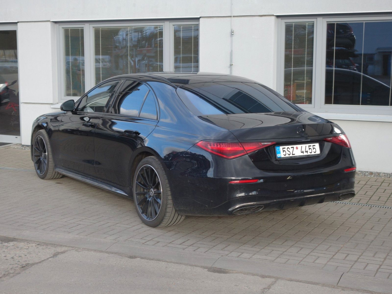Mercedes-Benz S400d 4Matic,AMG,PANO, Vollaust,Sthz,Garant10/27 - Limuzina: slika 3 Mercedes-Benz S400d 4Matic,AMG,PANO, Vollaust,Sthz,Garant10/27 - Limuzina: slika 3